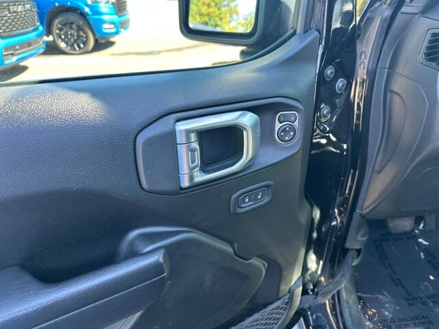 2022 Jeep Gladiator in Bedford, OH 44146 - 18089102 9