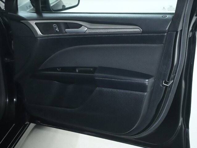 2017 Ford Fusion in Bedford, OH 44146 - 18089103 31