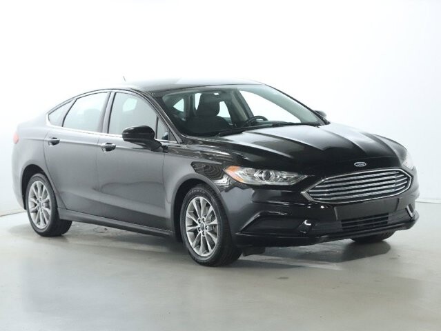 2017 Ford Fusion in Bedford, OH 44146 - 18089103 9