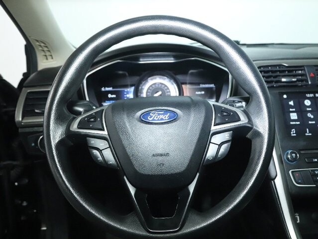 2017 Ford Fusion in Bedford, OH 44146 - 18089103 20