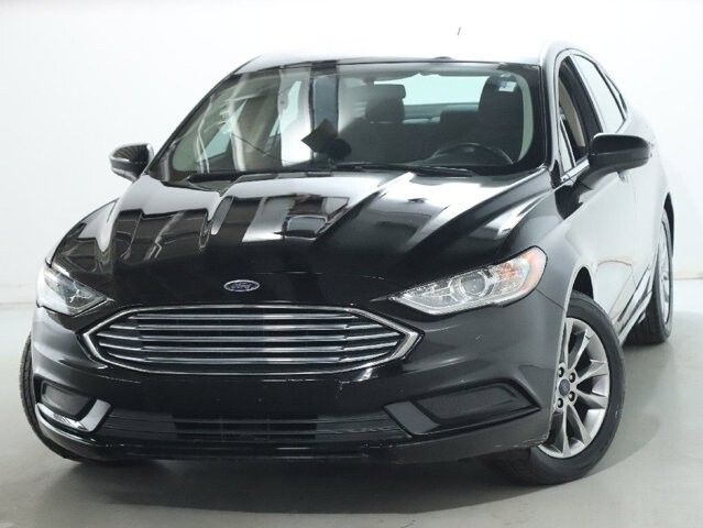 2017 Ford Fusion in Bedford, OH 44146 - 18089103 3