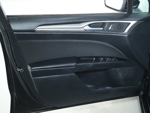 2017 Ford Fusion in Bedford, OH 44146 - 18089103 15