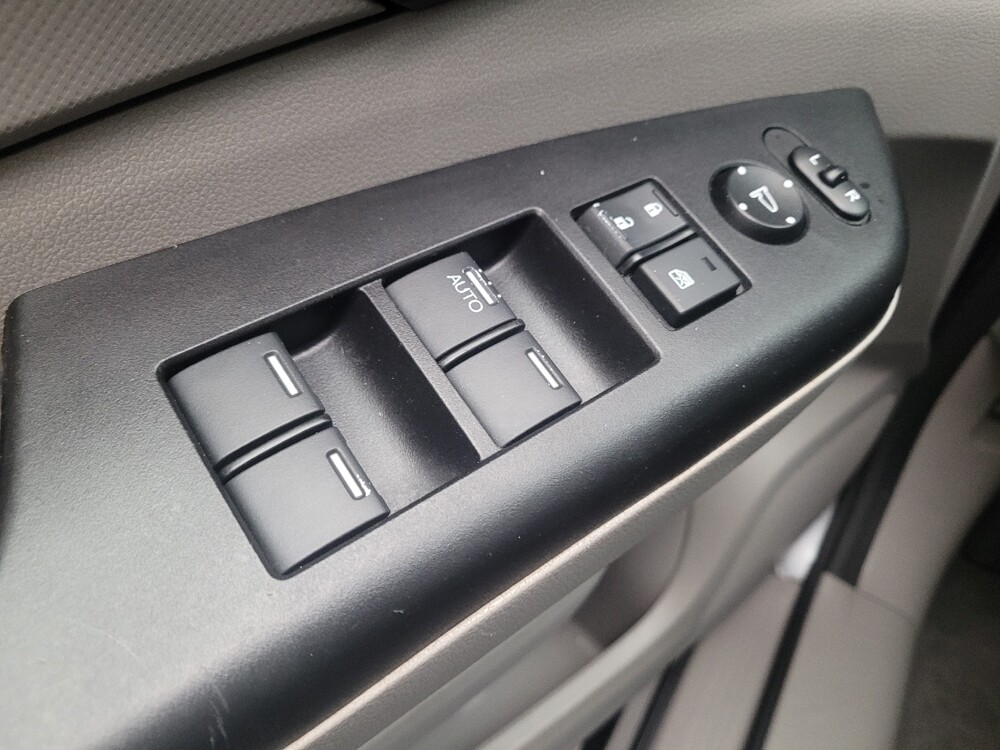 2013 Honda CR-V in Montclair, CA 91763 - 18089117 27