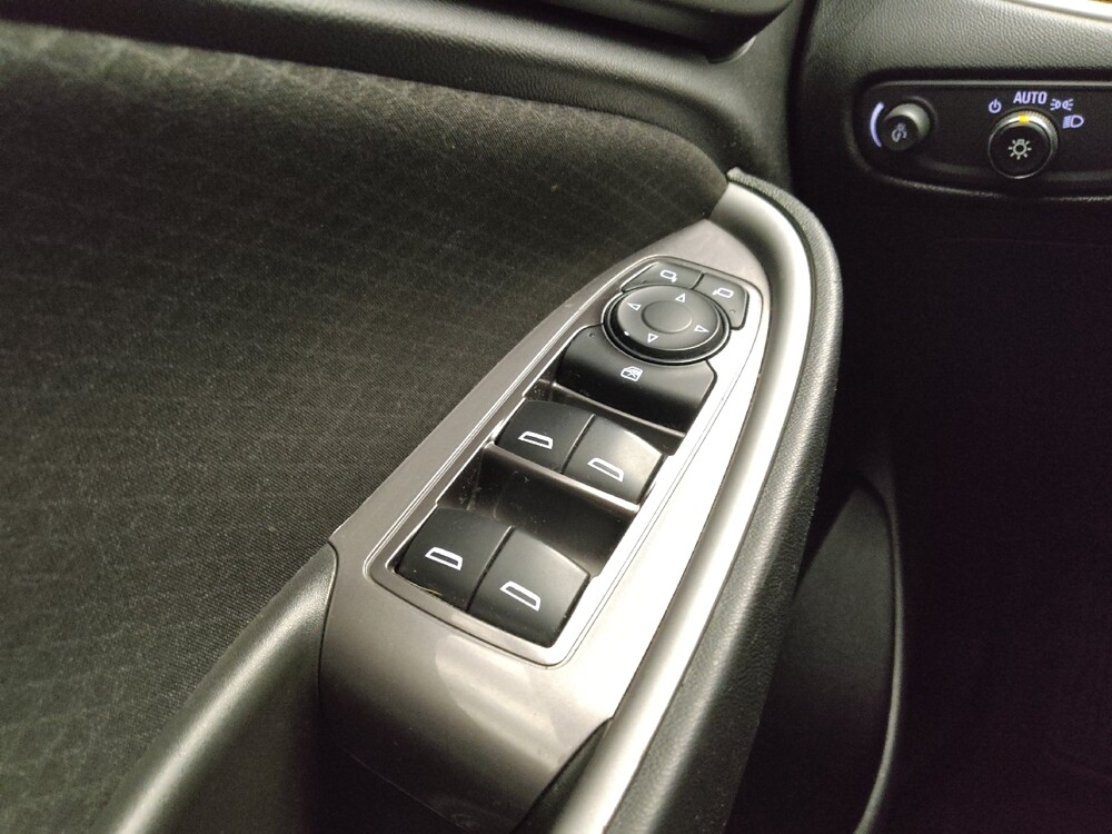 2019 Chevrolet Malibu in Peoria, IL 61615 - 18089153 27