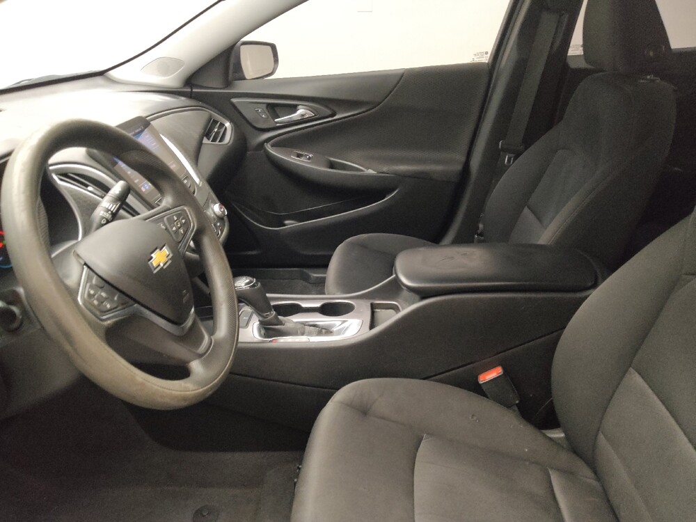 2019 Chevrolet Malibu in Peoria, IL 61615 - 18089153 17