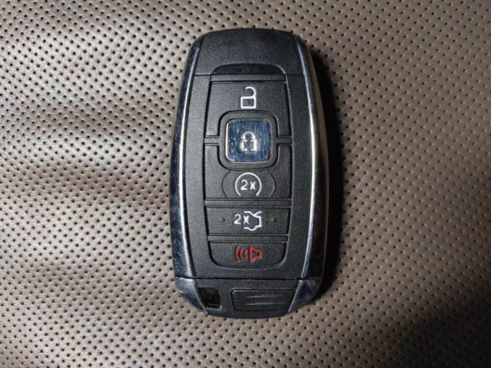 2018 Lincoln MKC in Houston, TX 77074 - 18089204 32