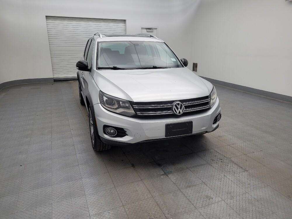 2017 Volkswagen Tiguan in Cincinnati, OH 45255 - 18089208 14