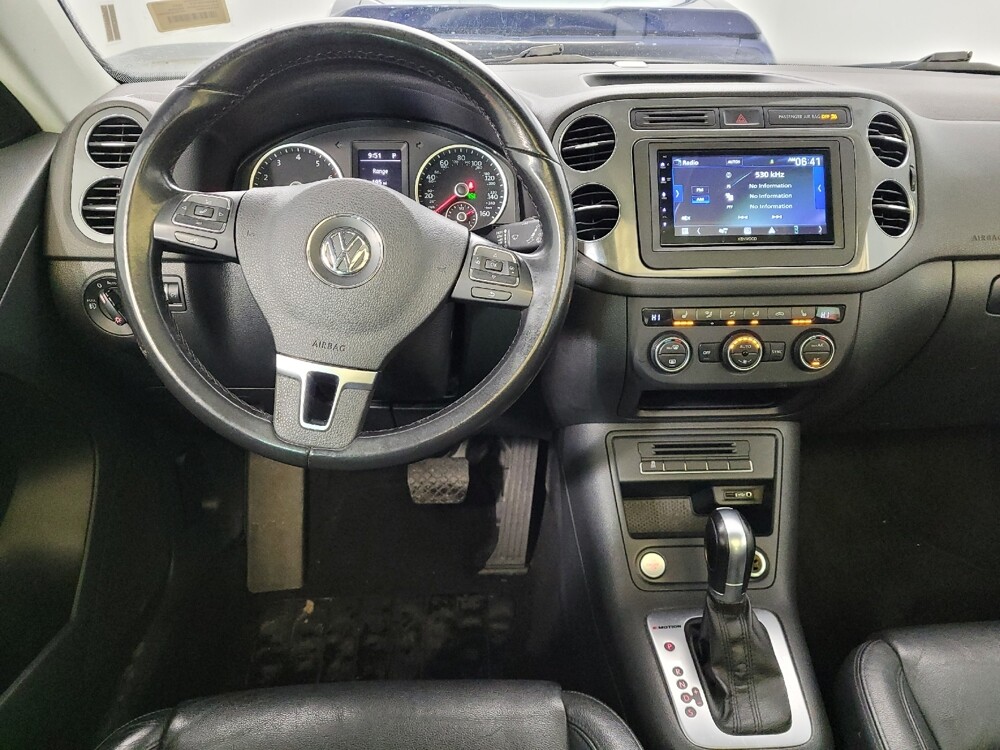 2017 Volkswagen Tiguan in Cincinnati, OH 45255 - 18089208 22