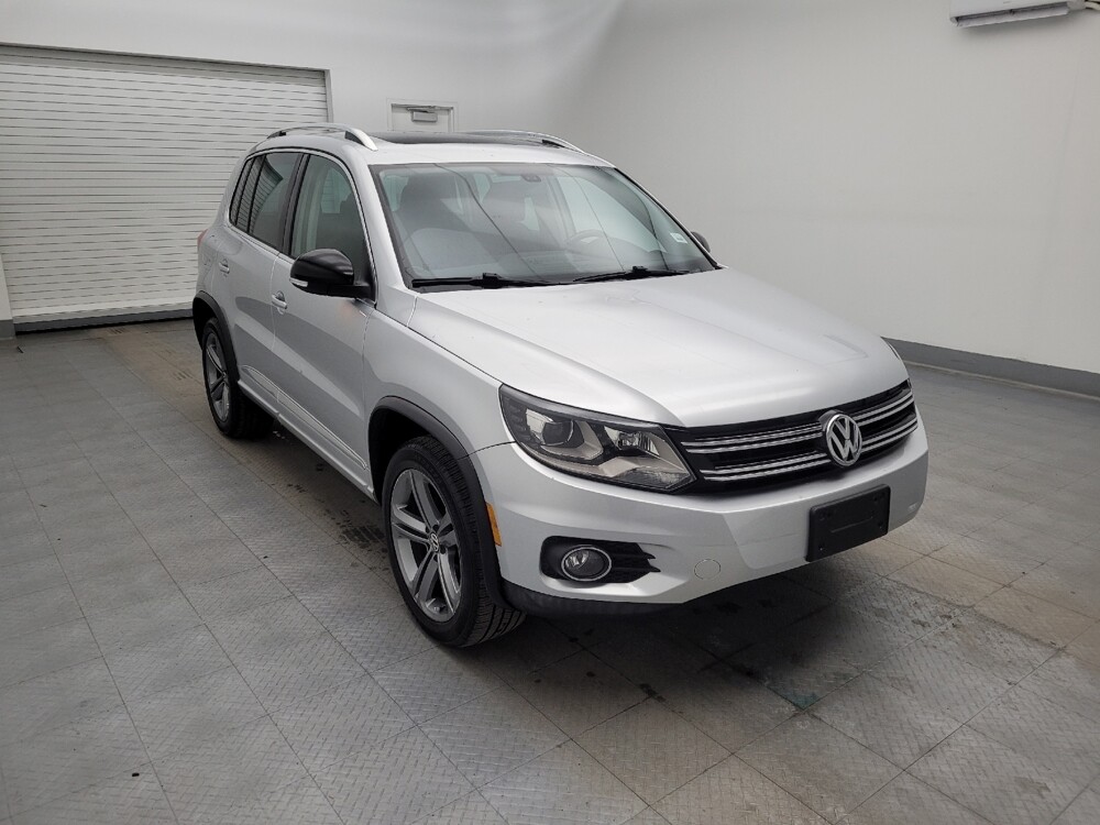 2017 Volkswagen Tiguan in Cincinnati, OH 45255 - 18089208 13