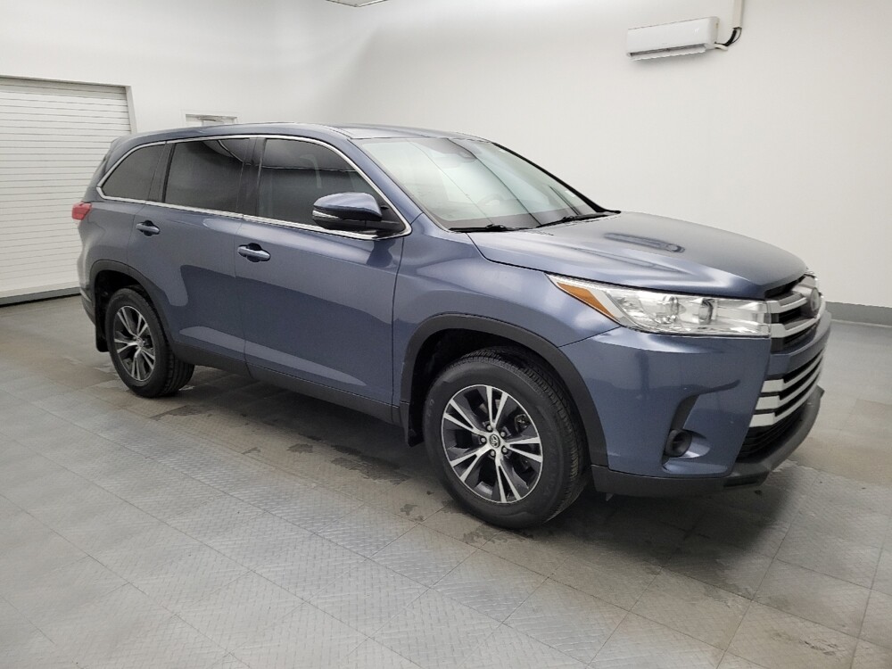2019 Toyota Highlander in Cincinnati, OH 45255 - 18089211 11