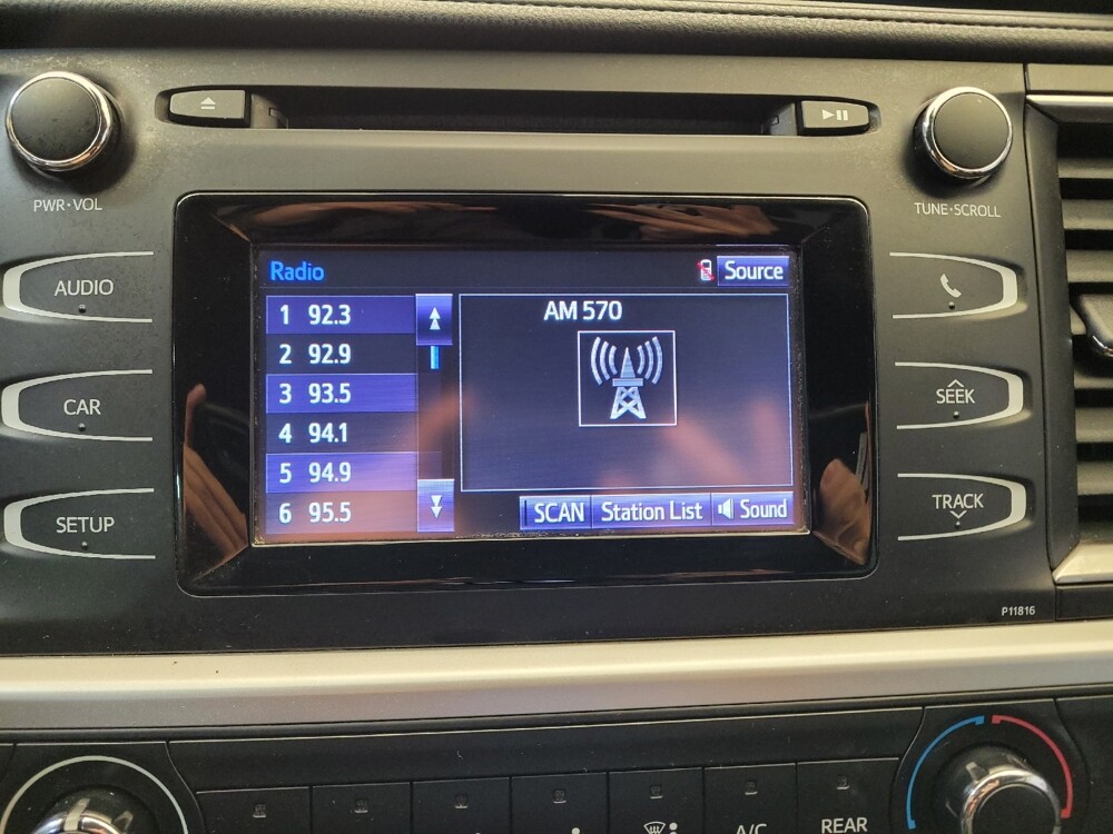 2019 Toyota Highlander in Cincinnati, OH 45255 - 18089211 25