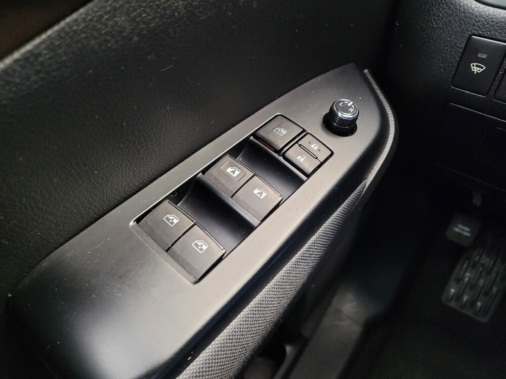 2019 Toyota Highlander in Cincinnati, OH 45255 - 18089211 27