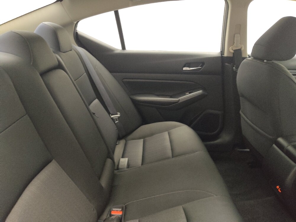 2019 Nissan Altima in Peoria, IL 61615 - 18089223 19