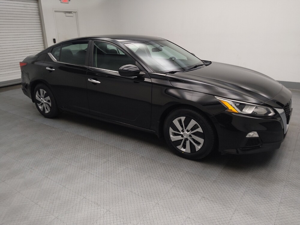 2019 Nissan Altima in Peoria, IL 61615 - 18089223 11