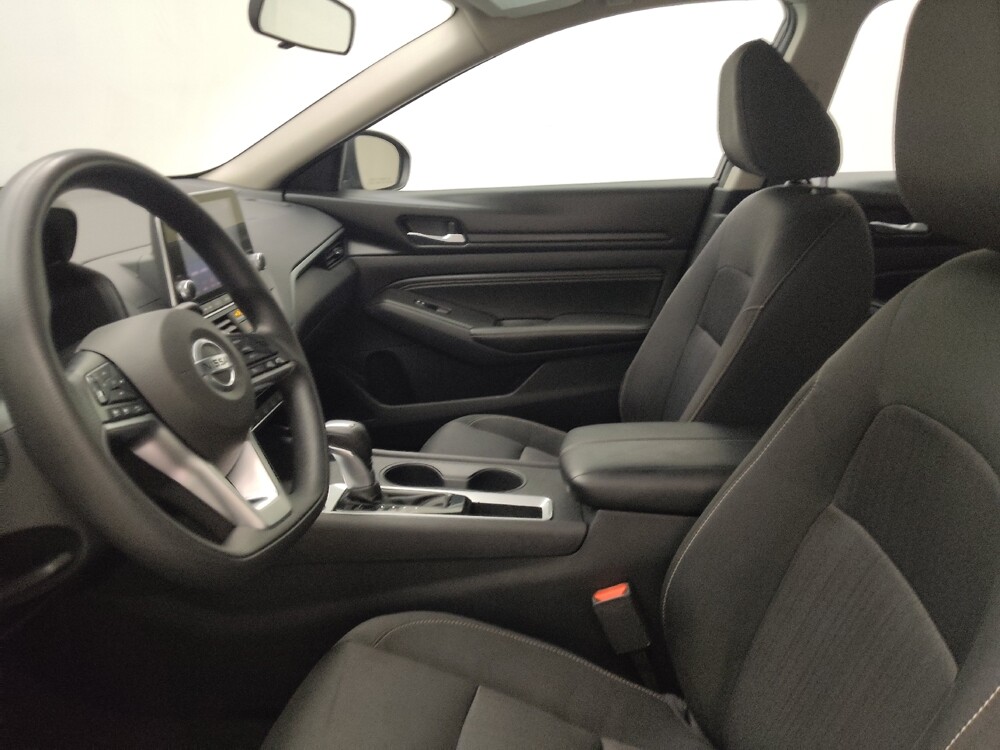 2019 Nissan Altima in Peoria, IL 61615 - 18089223 17