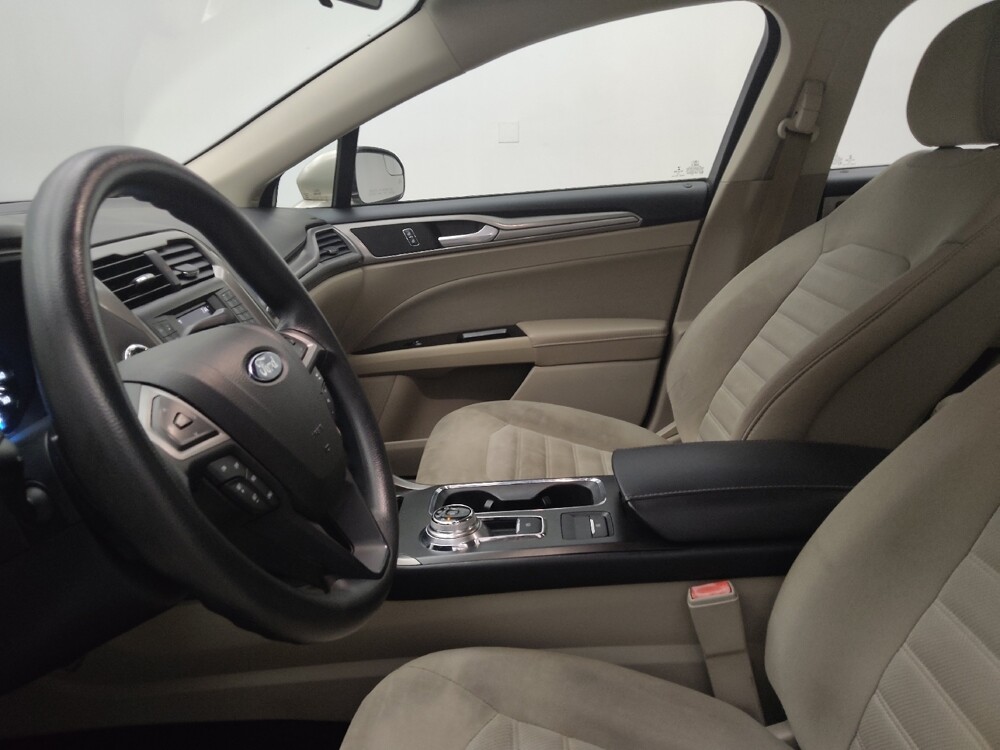 2017 Ford Fusion in Peoria, IL 61615 - 18089224 17