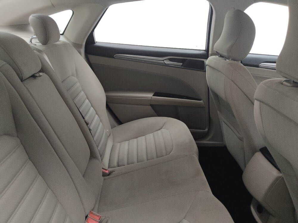 2017 Ford Fusion in Peoria, IL 61615 - 18089224 19