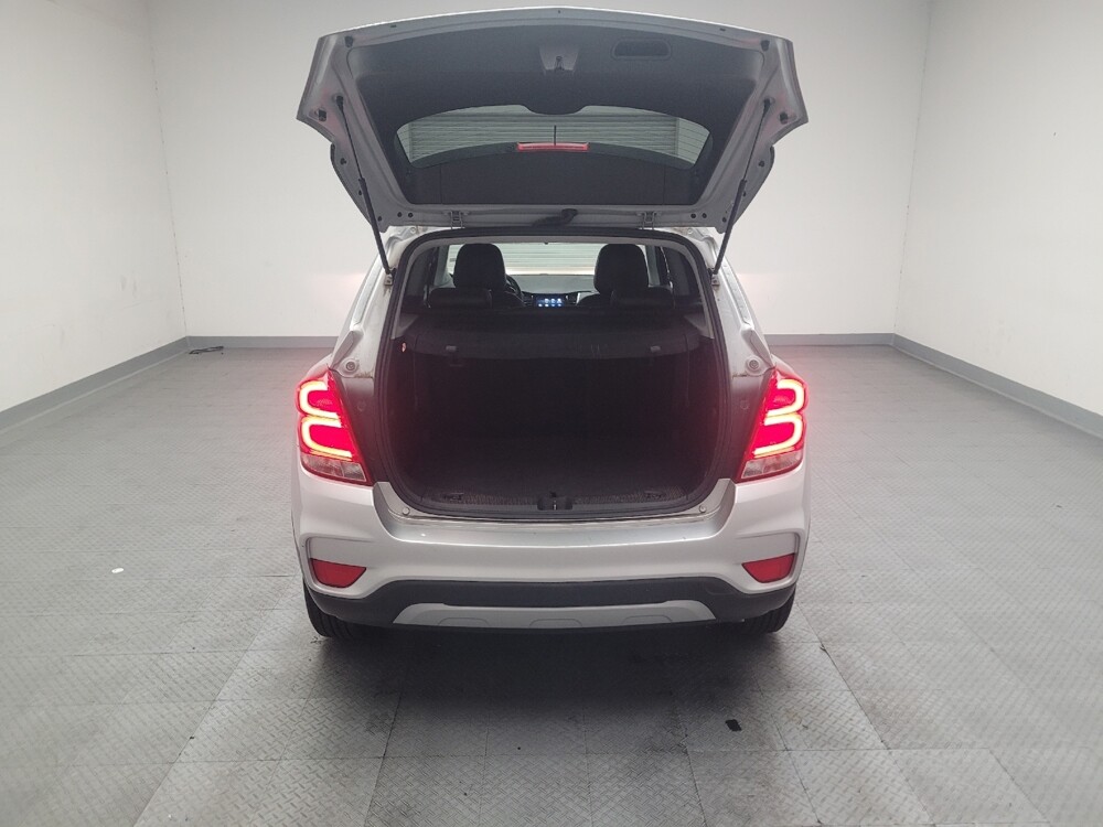 2018 Chevrolet Trax in Downey, CA 90241 - 18089230 29