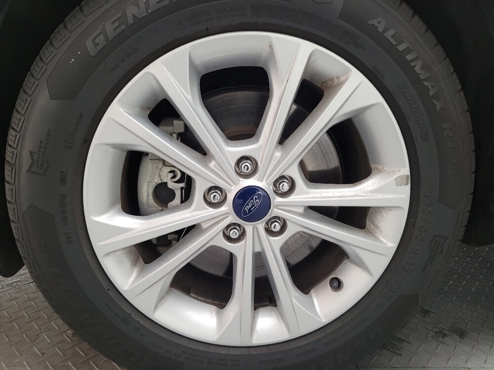 2017 Ford Escape in Montclair, CA 91763 - 18089232 31