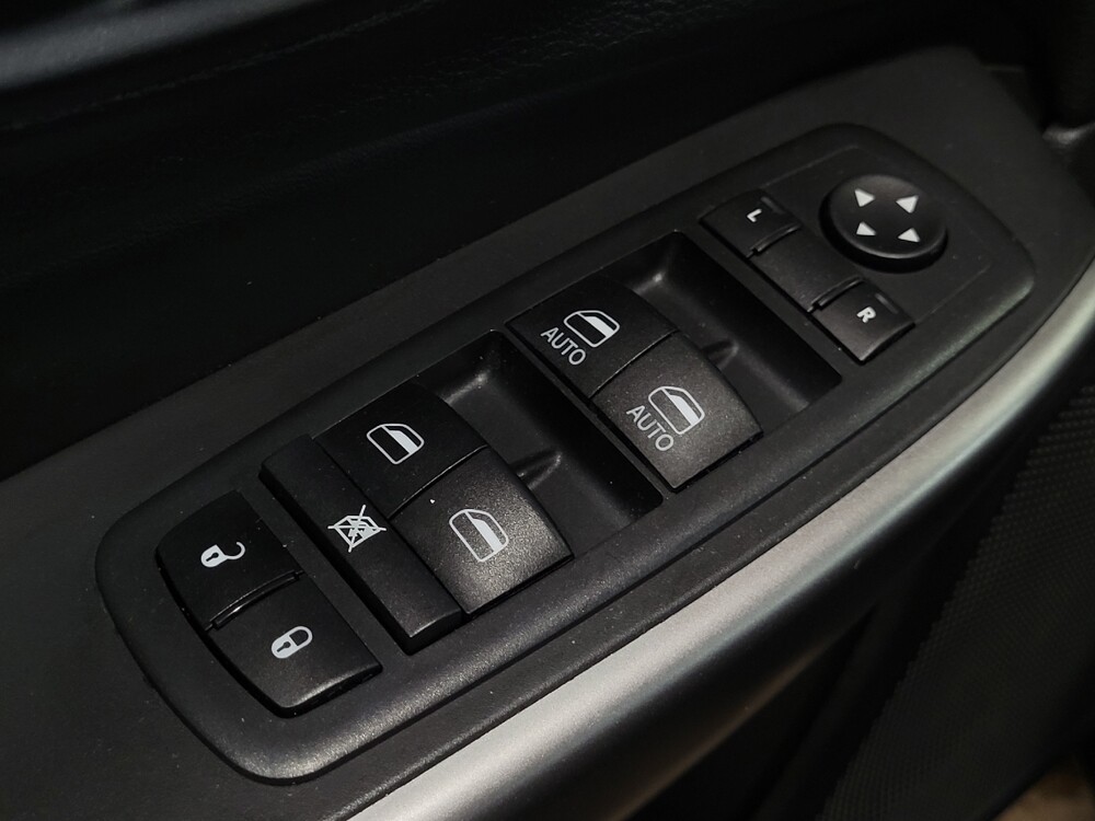 2021 Jeep Cherokee in Allentown, PA 18103 - 18089262 27