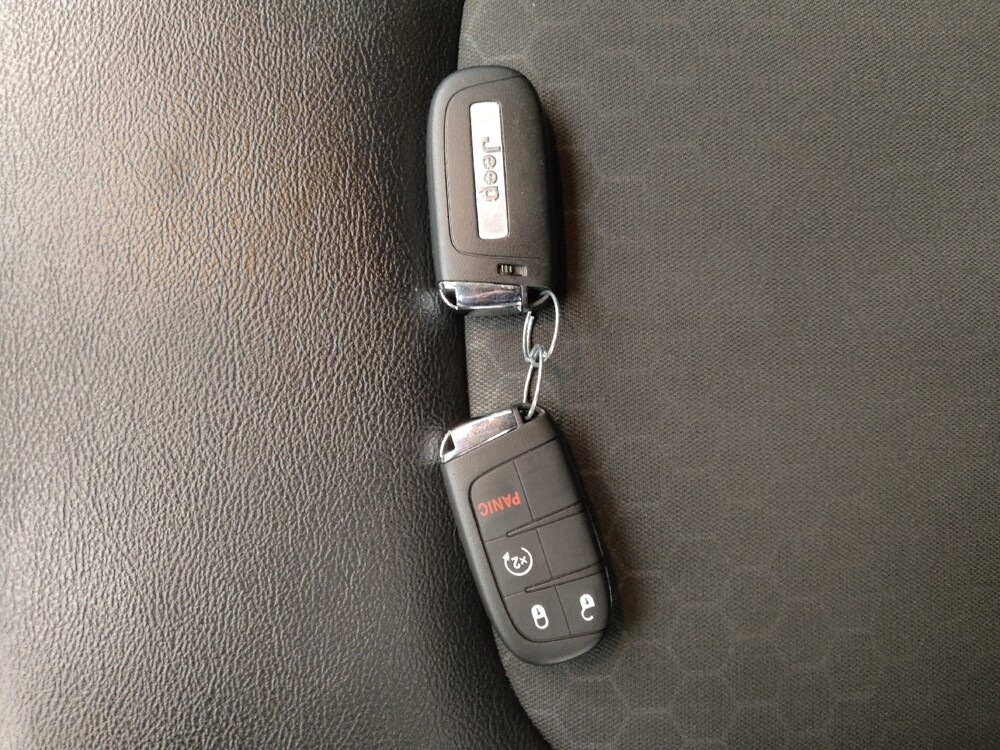 2019 Jeep Compass in Gladstone, MO 64118 - 18089287 32