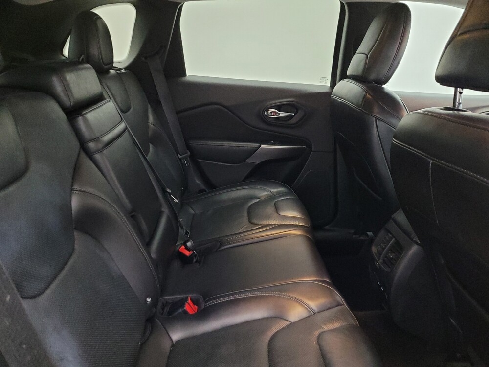 2019 Jeep Cherokee in Glendale, AZ 85301 - 18089296 19