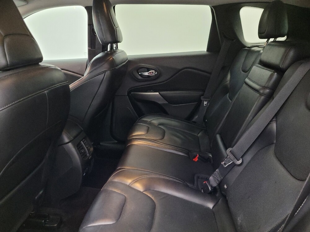 2019 Jeep Cherokee in Glendale, AZ 85301 - 18089296 18