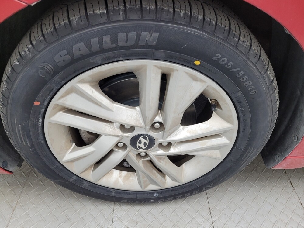 2019 Hyundai Elantra in Greenville, NC 27834 - 18089300 31