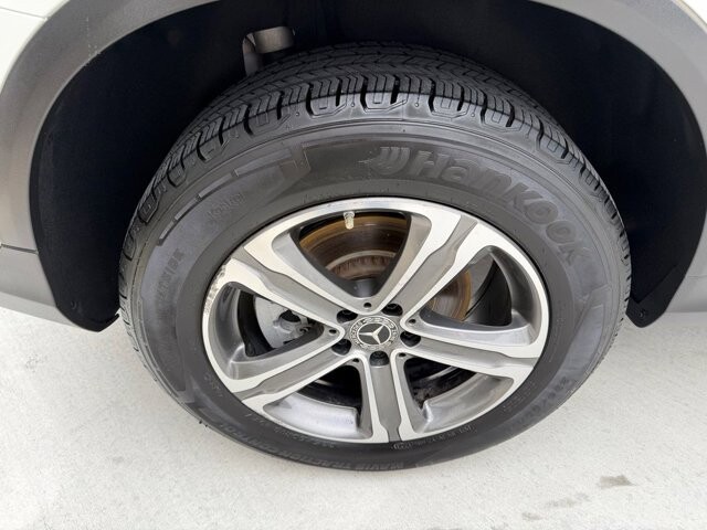 2019 Mercedes-Benz GLC 300 in Knoxville, TN 37920 - 18089308 28