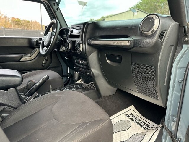 2015 Jeep Wrangler in Knoxville, TN 37920 - 18089310 13