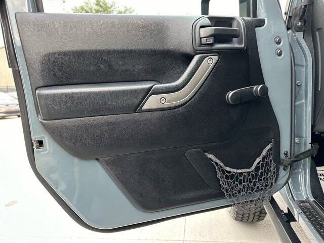 2015 Jeep Wrangler in Knoxville, TN 37920 - 18089310 6