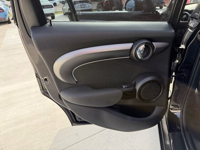 2022 MINI Cooper in Knoxville, TN 37920 - 18089311 7