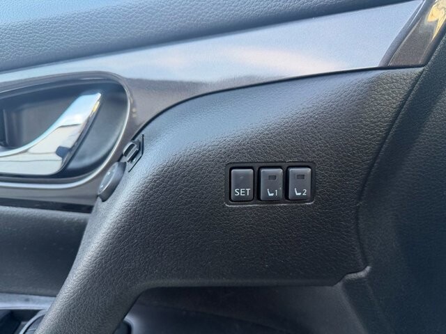 2019 Nissan Rogue in Knoxville, TN 37920 - 18089312 17