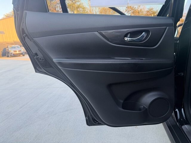 2019 Nissan Rogue in Knoxville, TN 37920 - 18089312 6