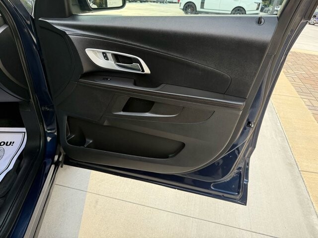 2015 Chevrolet Equinox in Knoxville, TN 37920 - 18089313 10