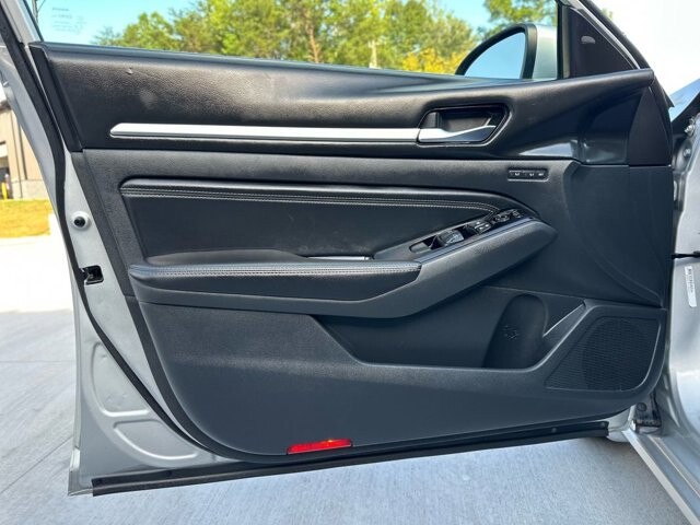 2020 Nissan Altima in Knoxville, TN 37920 - 18089315 5