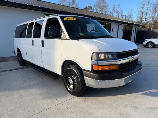 2014 Chevrolet Express 3500 in Knoxville, TN 37920 - 18089317 5