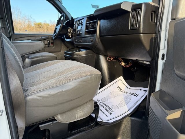 2014 Chevrolet Express 3500 in Knoxville, TN 37920 - 18089317 14