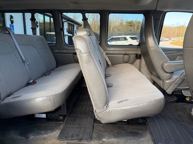 2014 Chevrolet Express 3500 in Knoxville, TN 37920 - 18089317 10
