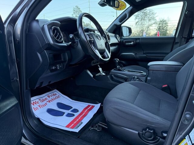 2019 Toyota Tacoma in Knoxville, TN 37920 - 18089321 10