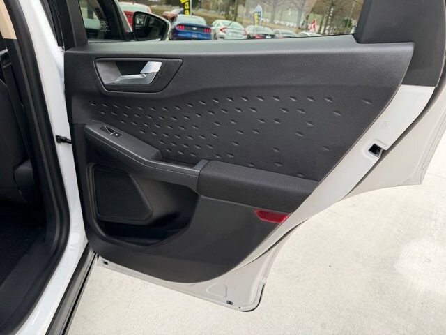 2020 Ford Escape in Knoxville, TN 37920 - 18089323 9