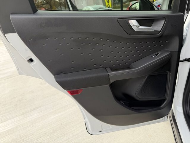 2020 Ford Escape in Knoxville, TN 37920 - 18089323 7