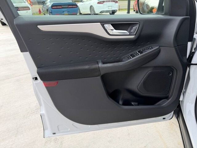 2020 Ford Escape in Knoxville, TN 37920 - 18089323 6