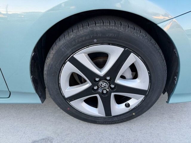 2017 Toyota Prius in Knoxville, TN 37920 - 18089330 27