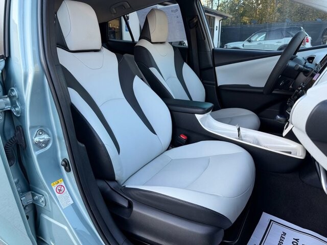 2017 Toyota Prius in Knoxville, TN 37920 - 18089330 16