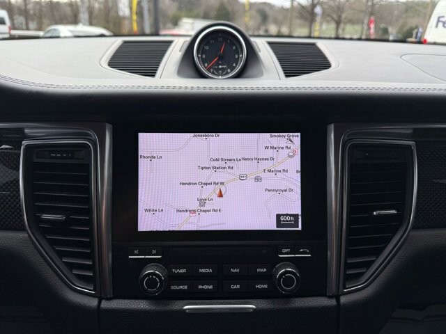 2018 Porsche Macan in Knoxville, TN 37920 - 18089331 20