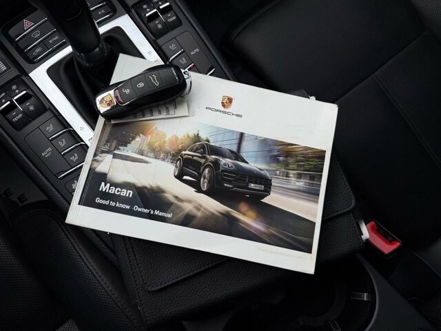 2018 Porsche Macan in Knoxville, TN 37920 - 18089331 23