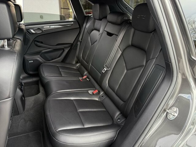 2018 Porsche Macan in Knoxville, TN 37920 - 18089331 11