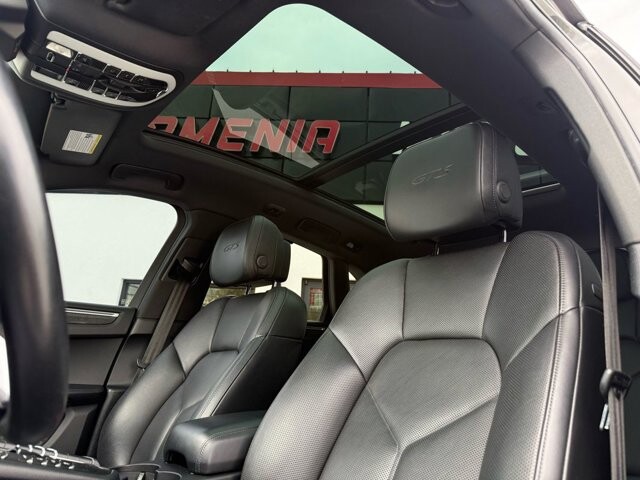 2018 Porsche Macan in Knoxville, TN 37920 - 18089331 25