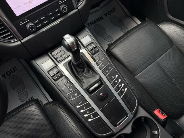 2018 Porsche Macan in Knoxville, TN 37920 - 18089331 22